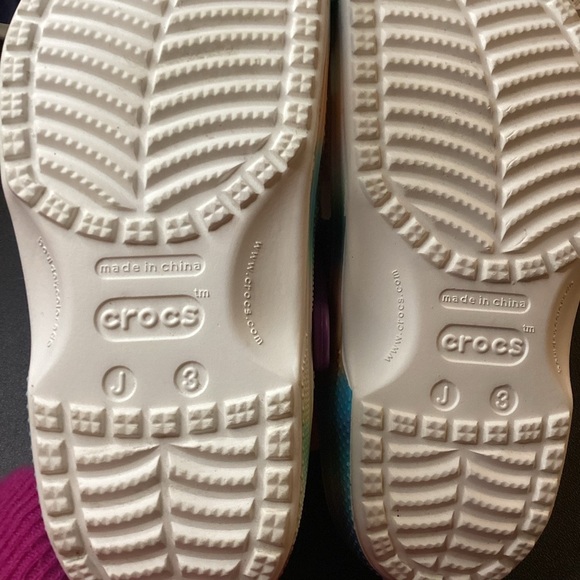 Crocs NWOT Youth Size J 3 Classic Solarized Clogs | Tie Dye Crocs| Slip On Shoes - Picture 4 of 7